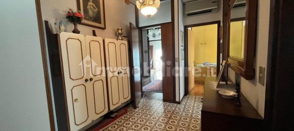 4 bedrooms Apartment in Padua, Italy No. 195157 8