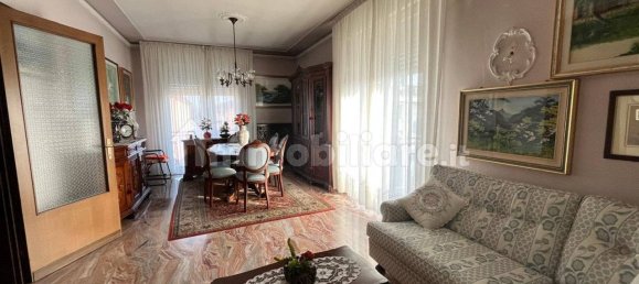 4 bedrooms Apartment in Padua, Italy No. 195157 3