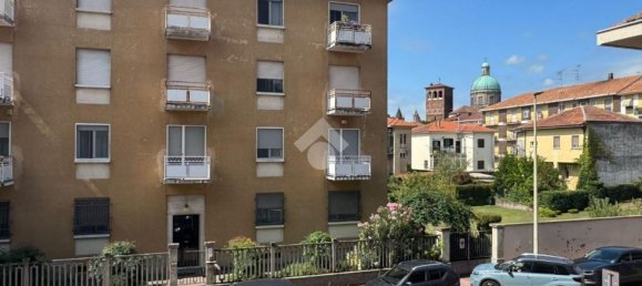 Квартира с 4 комнатами в Верчелли, Италия № 266986 48