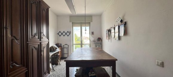 Квартира с 4 комнатами в Верчелли, Италия № 266986 5