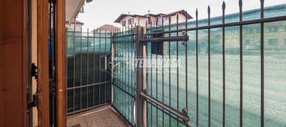 3 rooms Apartment in Misinto, Italy No. 42280 2