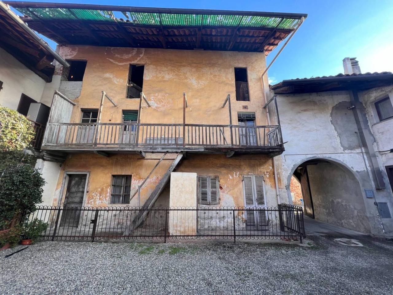 6 rooms House in Oglianico, Italy No. 122815