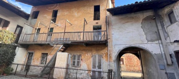 6 rooms House in Oglianico, Italy No. 122815 2