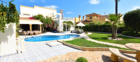 3 bedrooms Villa in Torrevieja, Spain No. 8585 18