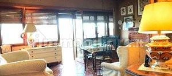 Квартира с 3 спальнями в Рим, Италия № 320204 3