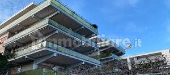 Квартира с 3 спальнями в Рим, Италия № 320204 10