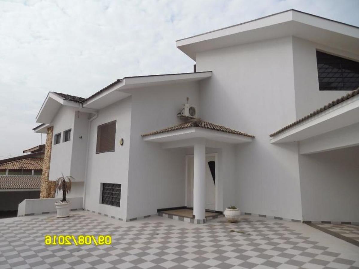 Casa de 4 dormitorios en Sao Paulo, Brazil No. 566474