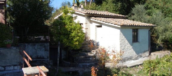 4 bedrooms House in Collevecchio, Italy No. 73 6