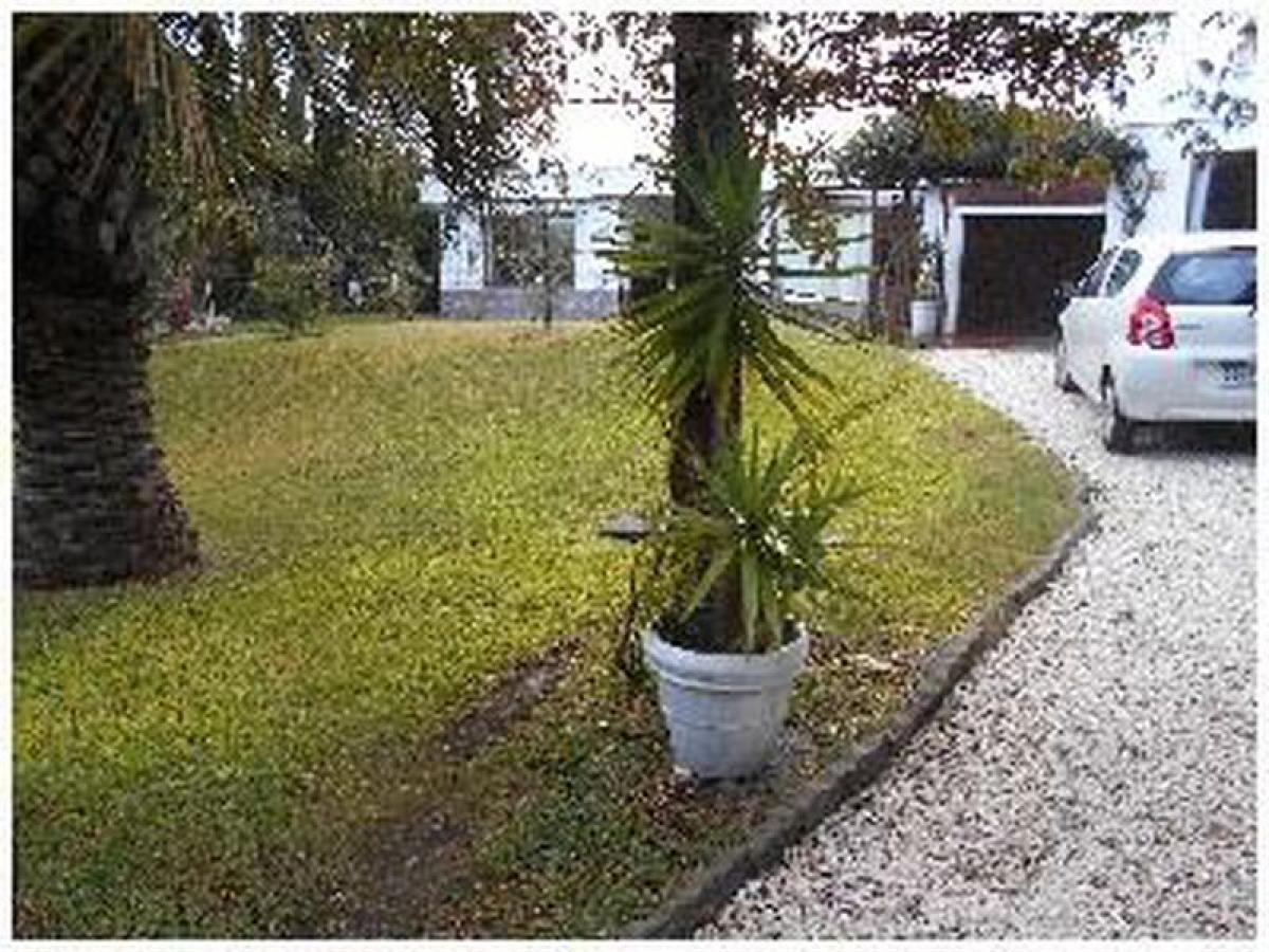 3 bedrooms House in Maldonado, Uruguay No. 9122