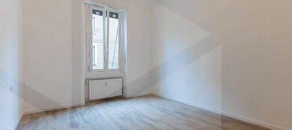 3 rooms Apartment in Sesto San Giovanni, Italy No. 32786 11