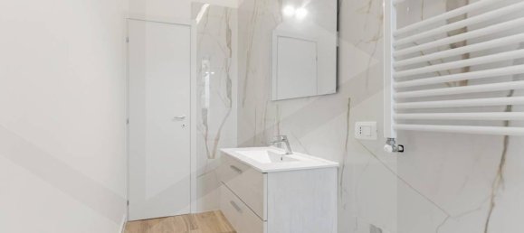 3 rooms Apartment in Sesto San Giovanni, Italy No. 32786 4