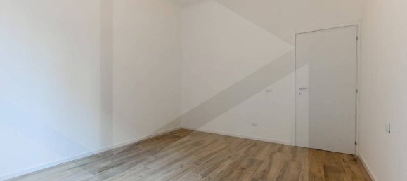 3 rooms Apartment in Sesto San Giovanni, Italy No. 32786 6