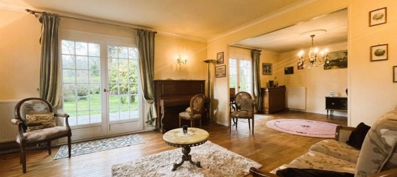 6 bedrooms House in Gouesnach, France No. 195534 14