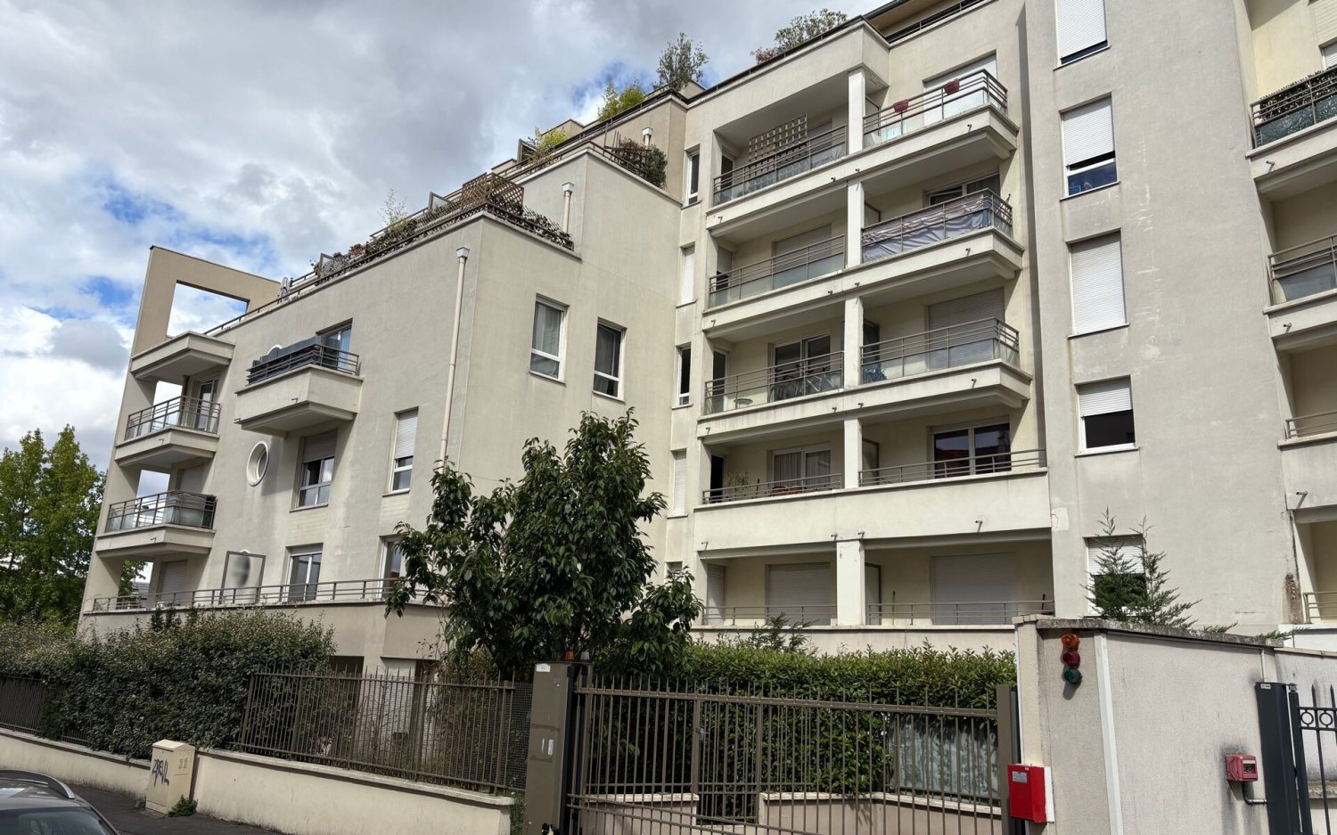 2غرفة شقة في Rosny-sous-Bois, France رقم 337564