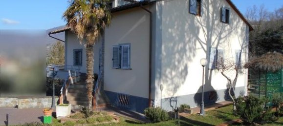 Casa de 3 habitaciónes en Castelfranco Piandiscò, Italy No. 235930 17