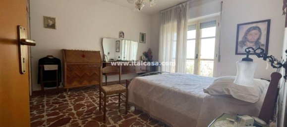 2 Schlafzimmer Wohnung in Crotone, Italy, Nr. 117044 11