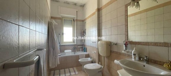 2 Schlafzimmer Wohnung in Crotone, Italy, Nr. 117044 13