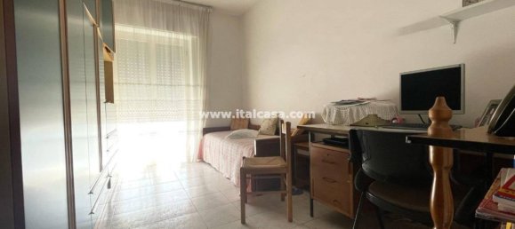 2 Schlafzimmer Wohnung in Crotone, Italy, Nr. 117044 9