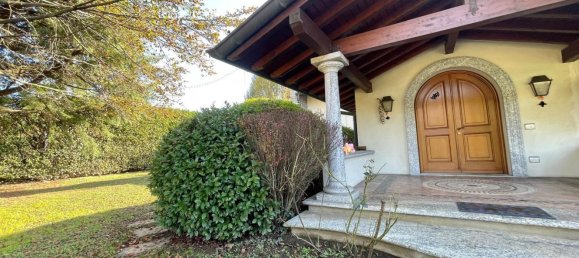 4 rooms Villa in Fino Mornasco, Italy No. 286299 6
