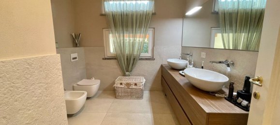 4 rooms Villa in Fino Mornasco, Italy No. 286299 37