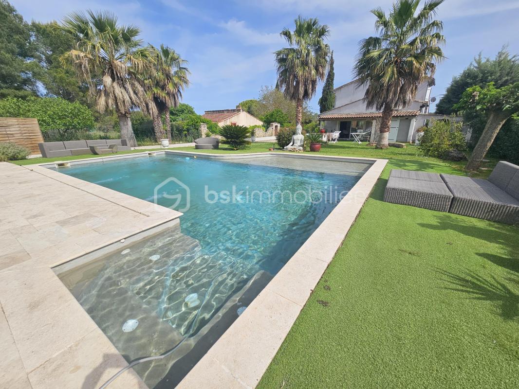 6 غرف نوم فيلا في Le Muy, France رقم 350601