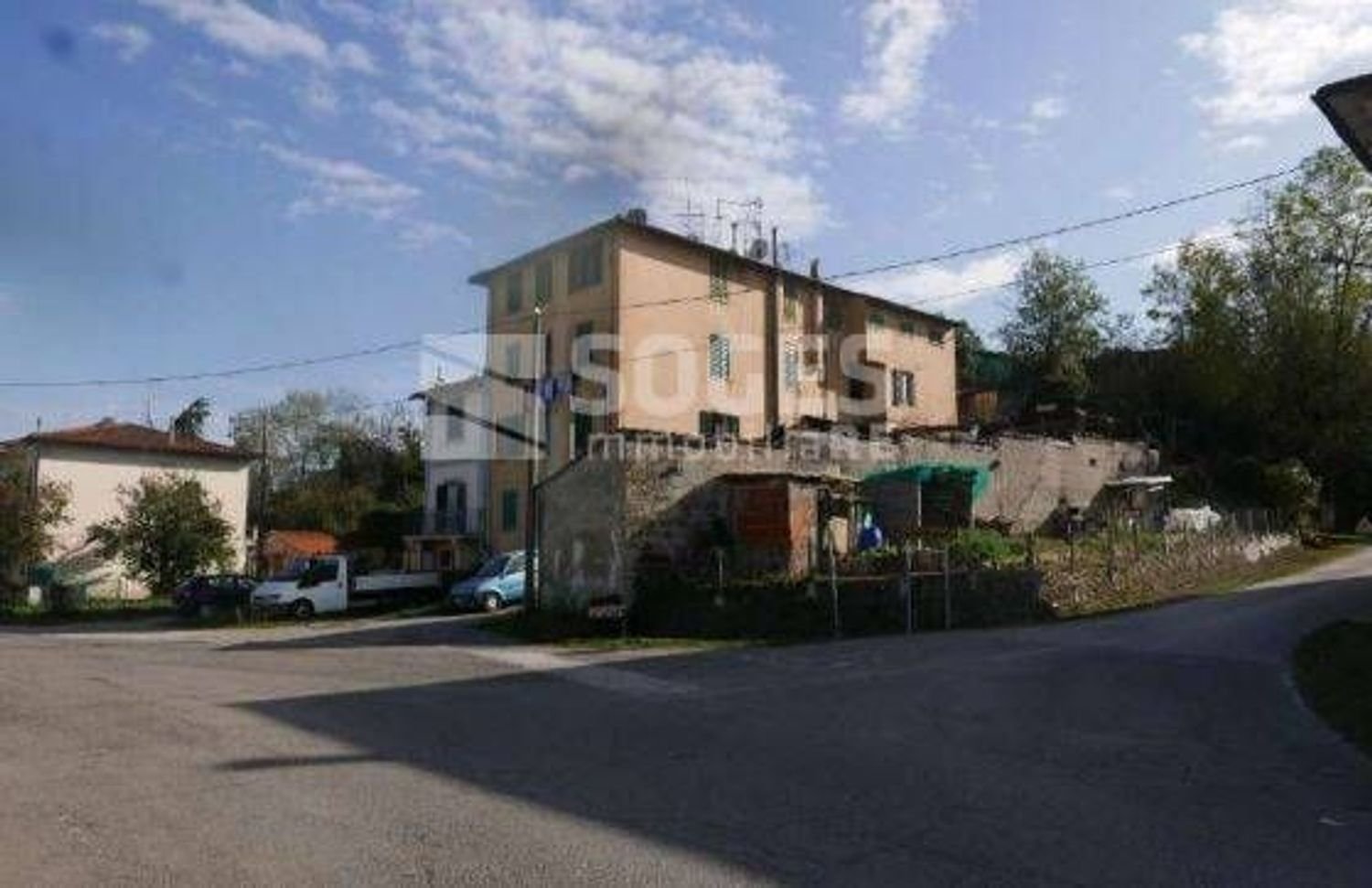 3 rooms Apartment in San Giovanni Valdarno, Italy No. 45301