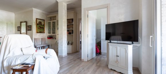 3 bedrooms Apartment in Rome, Italy No. 373923 25