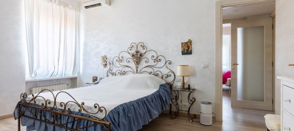 3 bedrooms Apartment in Rome, Italy No. 373923 3