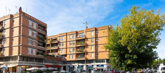 3 bedrooms Apartment in Rome, Italy No. 373923 20