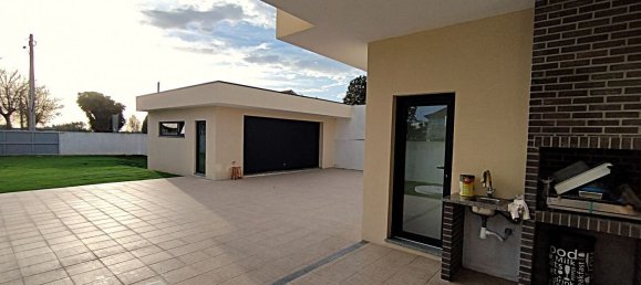 5 bedrooms Villa in Aradas, Portugal No. 112691 2