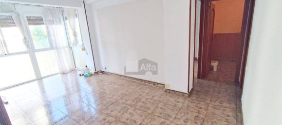 Apartamento de 3 dormitorios en L'Hospitalet de Llobregat, Spain No. 167800 2