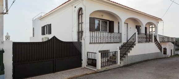 3 bedrooms House in Loule, Portugal No. 30031 3