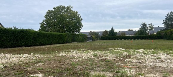 1076m² Land in Blere, France No. 46348 2