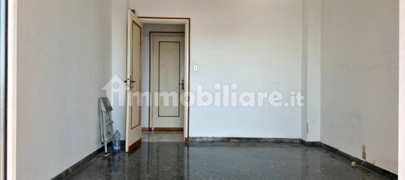 Apartamento de 4 dormitorios en Genoa, Italy No. 39192 13
