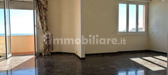 Apartamento de 4 dormitorios en Genoa, Italy No. 39192 9