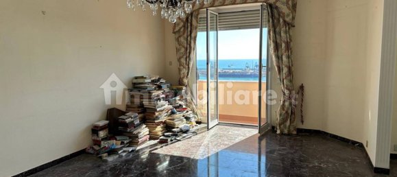 Apartamento de 4 dormitorios en Genoa, Italy No. 39192 6