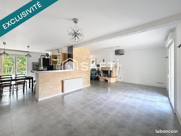 4 bedrooms House in Le Cellier, France No. 284709