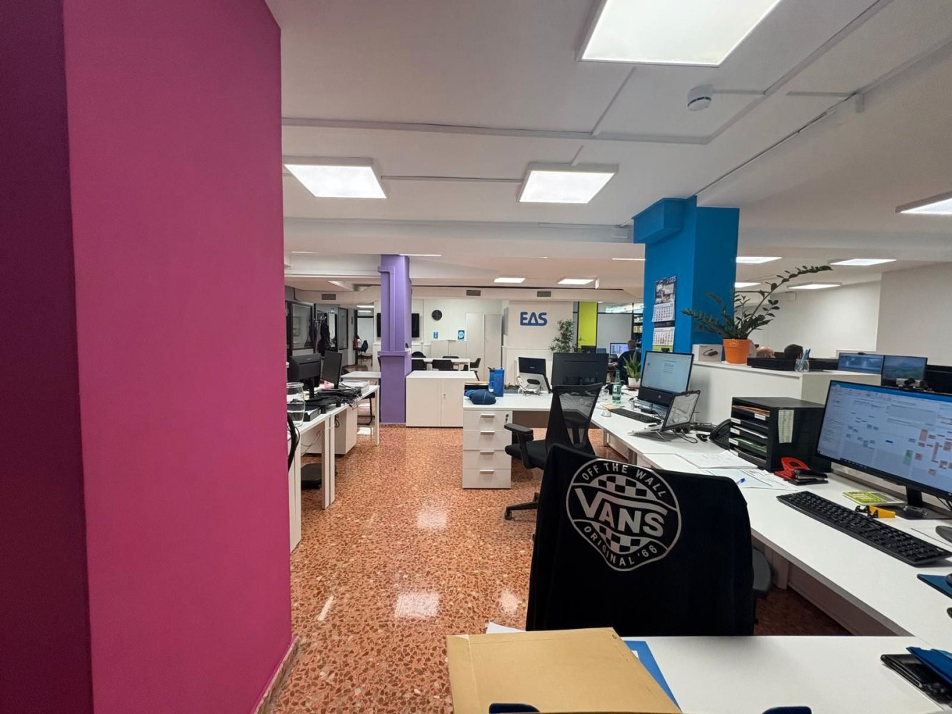 527m² Commercial property in Sant Andreu, Spain No. 244343