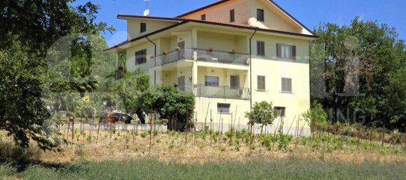 8 rooms Villa in Isernia, Italy No. 281215 5