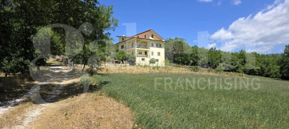 8 rooms Villa in Isernia, Italy No. 281215 4