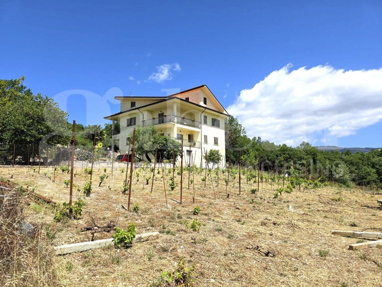 8 rooms Villa in Isernia, Italy No. 281215