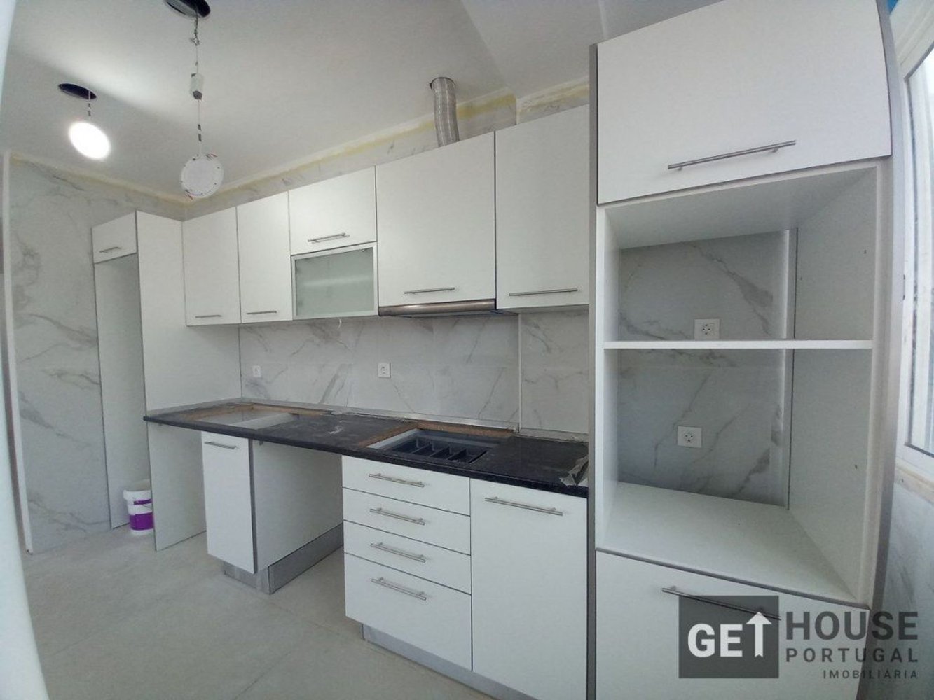 4 bedrooms Apartment in Almada, Portugal No. 87366