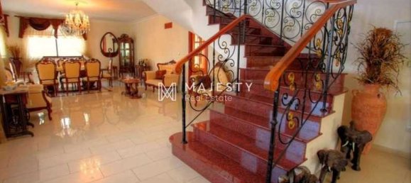 6 bedrooms Villa in Limassol, Cyprus No. 19909 3