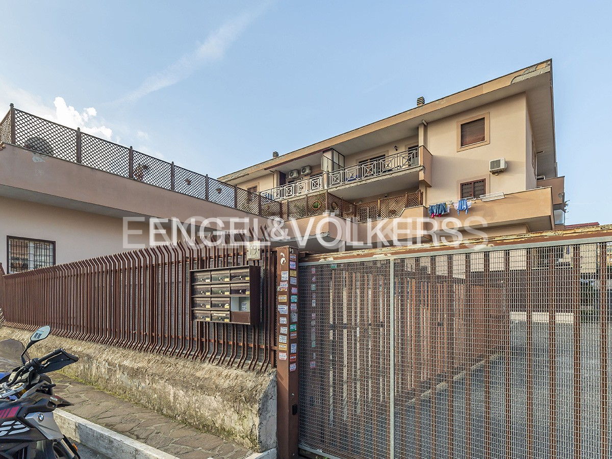 Garaje de 1 habitación en Rome, Italy No. 127240