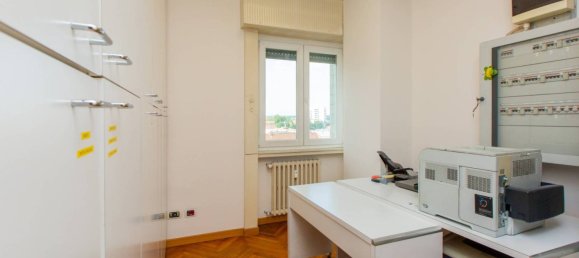 5-Zimmer Büro in Gallarate, Italy, Nr. 71360 17