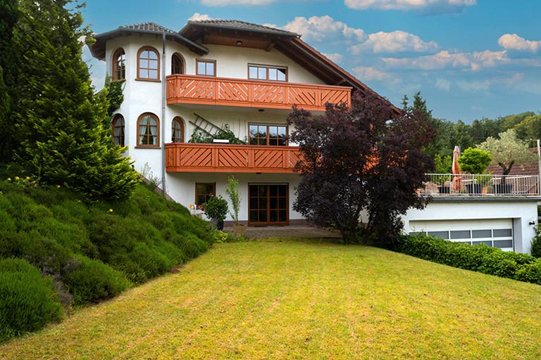 3 bedrooms Villa in Kaiserslautern, Germany No. 147024