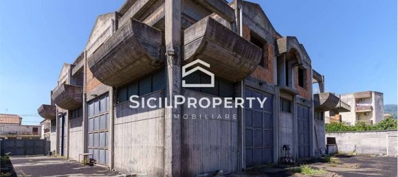 5 rooms Building in Fiumefreddo di Sicilia, Italy No. 74527 5