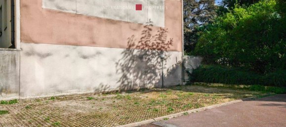 181m² Office in Viroflay, France No. 188554 10