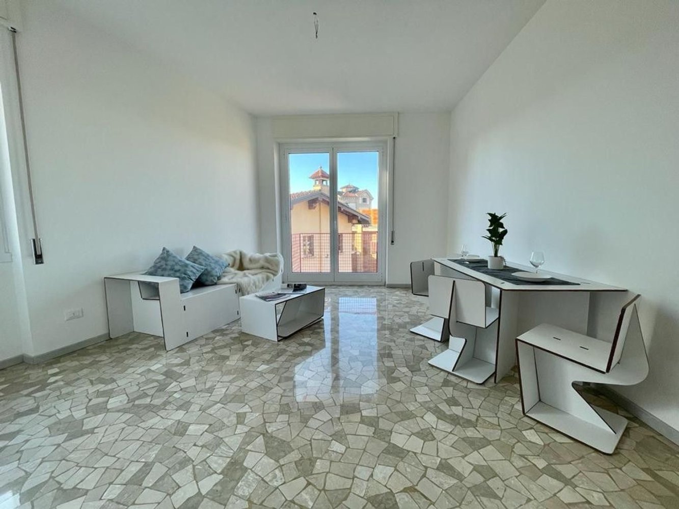 Квартира с 4 комнатами в Комо, Италия № 268854