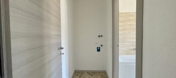 Квартира с 4 комнатами в Комо, Италия № 268854 34